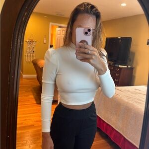 Long Sleeve Backless Crop Top
